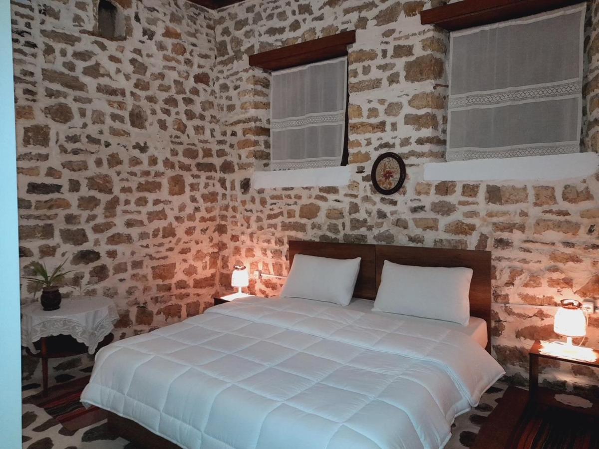 Gorica'S Bridge Hotel Berat Exterior photo